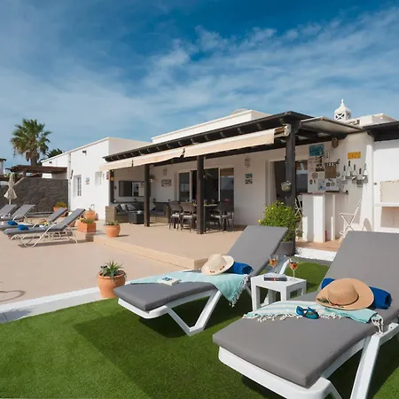 Mariposa Villa Playa Blanca
